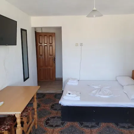Felice Residence Pensión