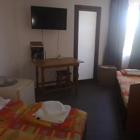Felix Hostel *
